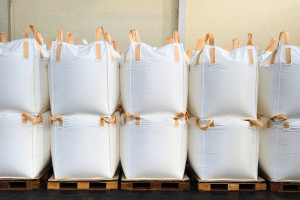 Anti-static bulk bags on pallets – highlighted in our FIBC packaging brochures for sensitive materials